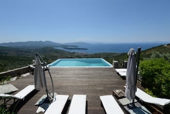 Esperos Suites & Villas