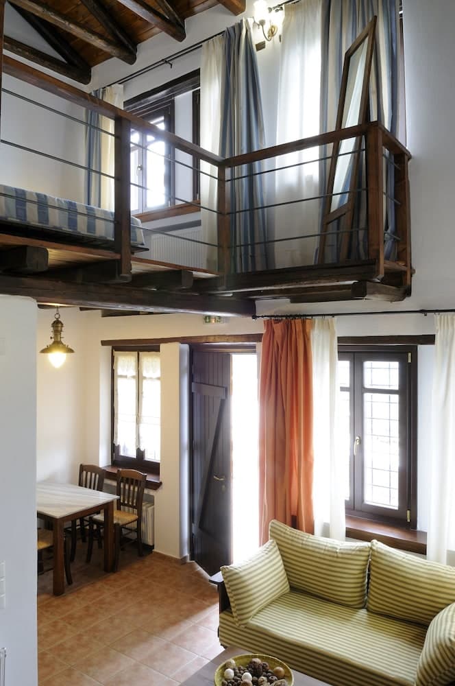 Esperos Suites & Villas