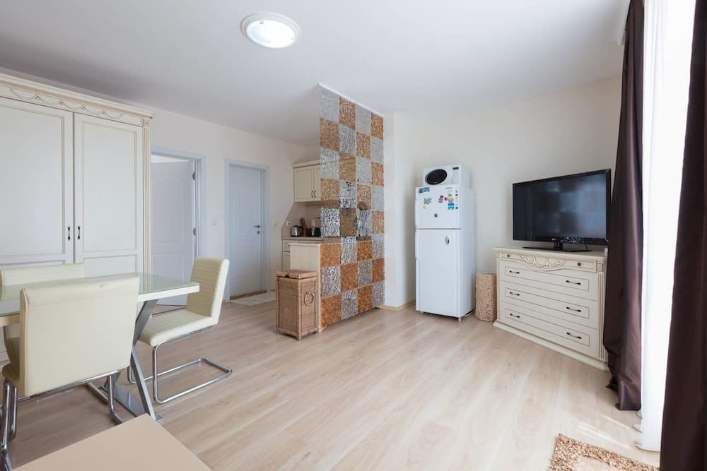 Two Bedroom Apartment with Large Balcony