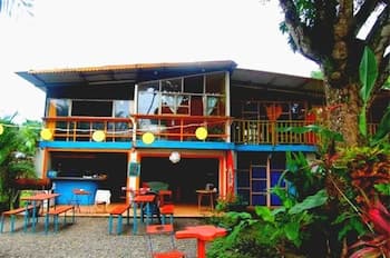 Beachfront manzanillo hotel - Hostel