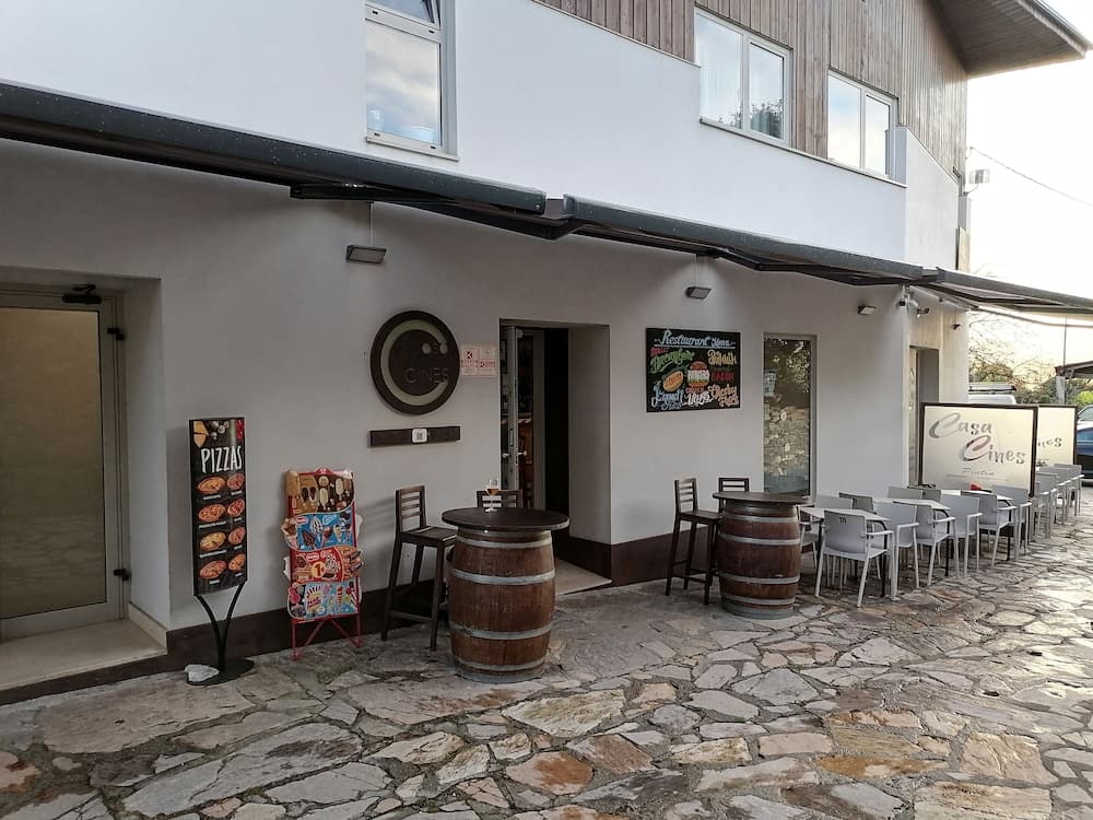 Pensión Casa Cines Restaurante