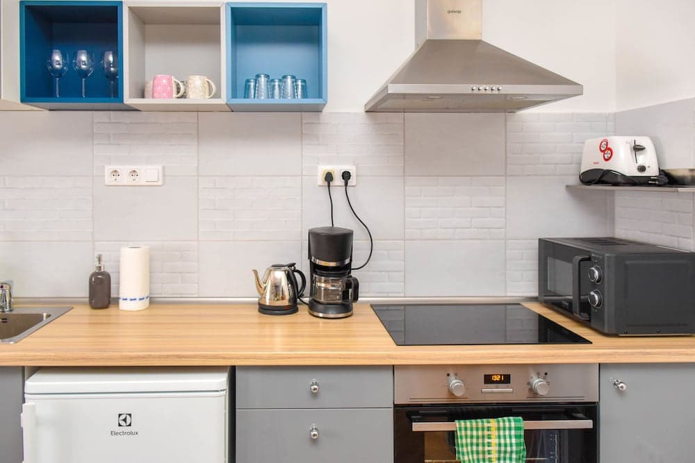 Diamond Astoria 5 sun-lit apartment