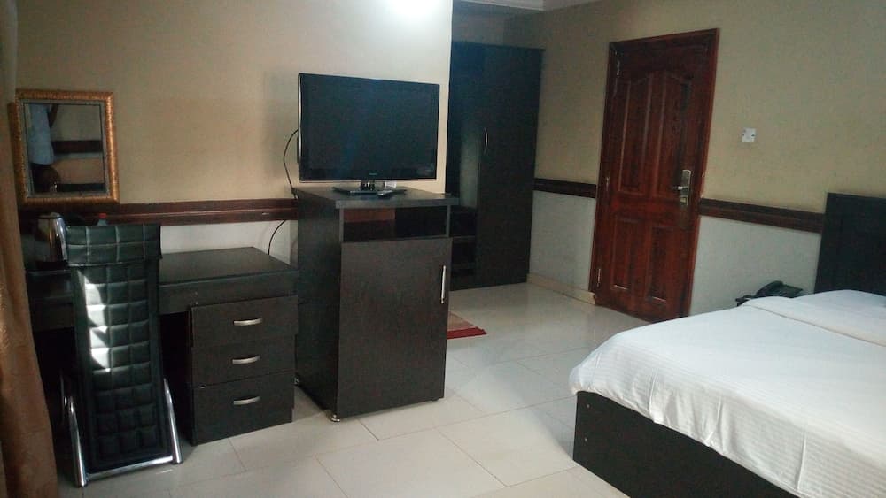 Brighton Hotel and Suites