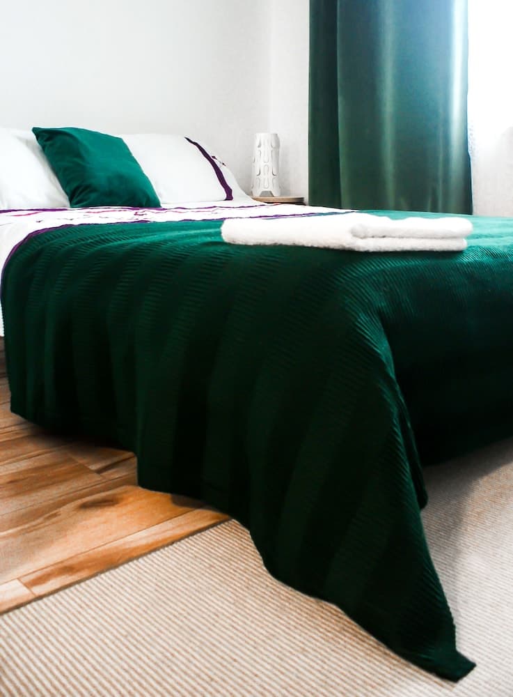 Apartment near Train Station