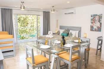 5th Coral Suite by Ixchel