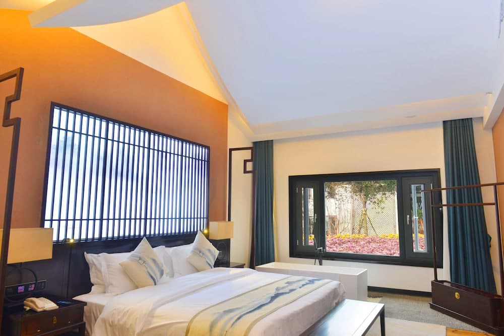 LiuHeYunYan Hotel.Dali