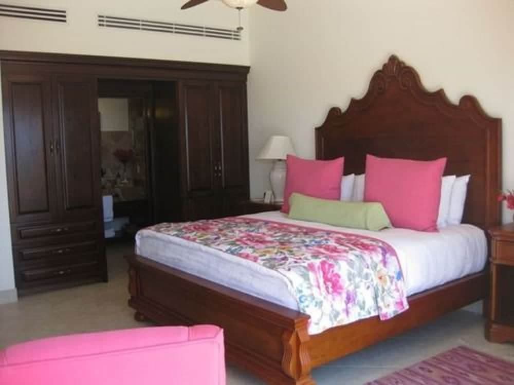 Ultimate Family Two Bedroom Suite at Cabo San Lucas