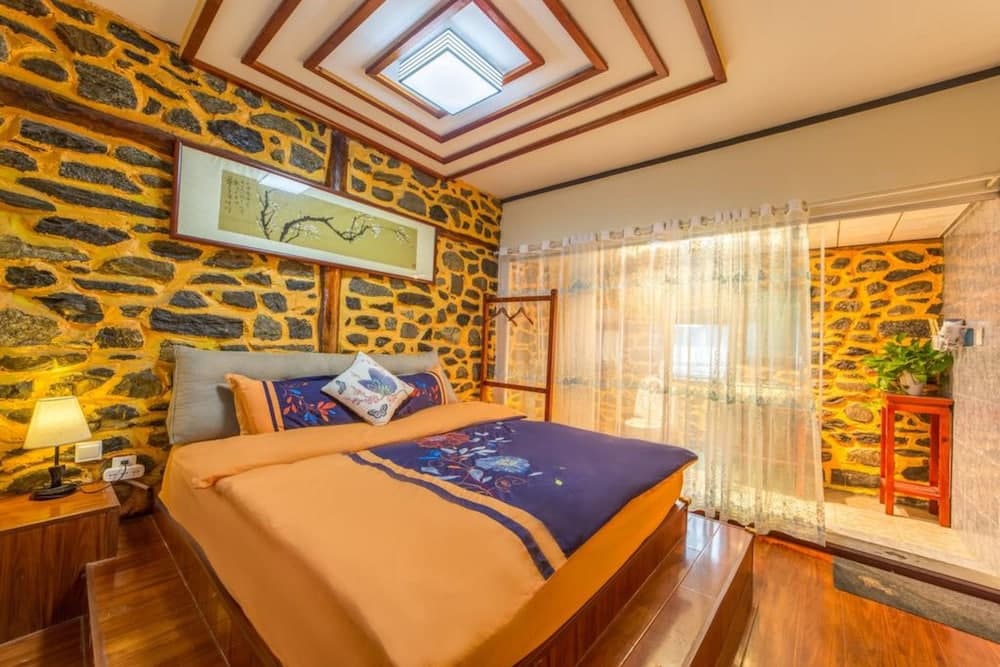 Colorful Flower Guesthouse