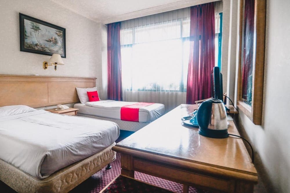 RedDoorz Plus @ Hotel Permata Alam