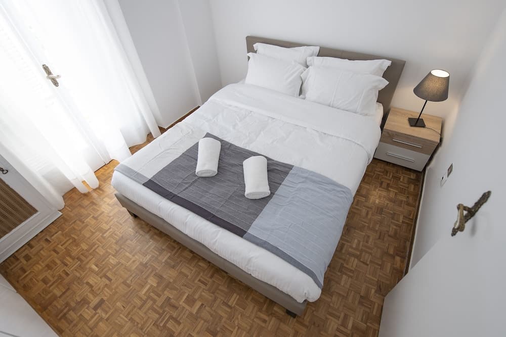 Petralona Cosy Penthouse