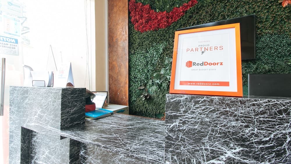 RedDoorz near Quirino Station