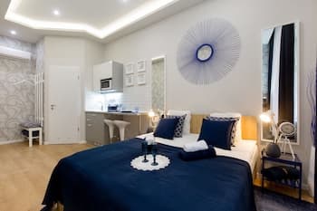 Budapest Holidays Fashion