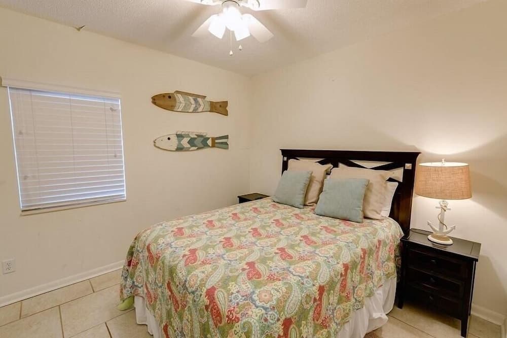 Romar Place 1004 3 Bedroom Condo by Redawning