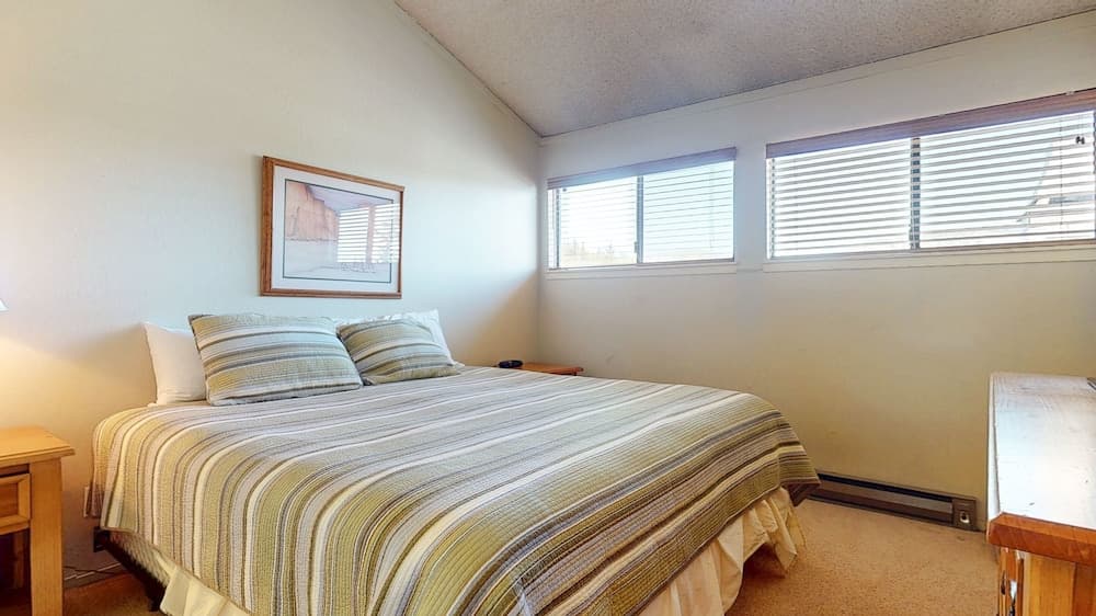 Summit #34 3 Bedroom Condo