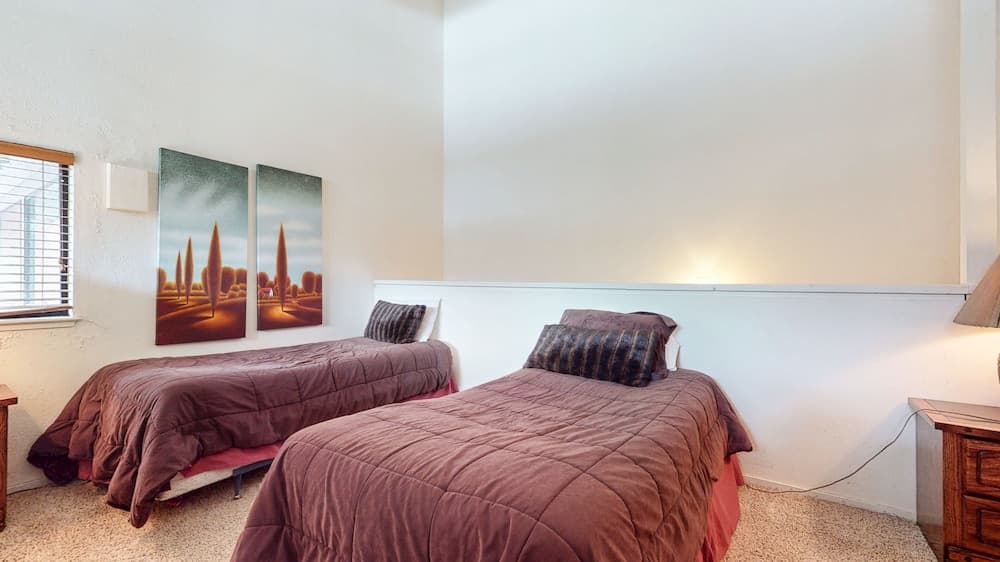 Summit #295 2 Bedroom Condo