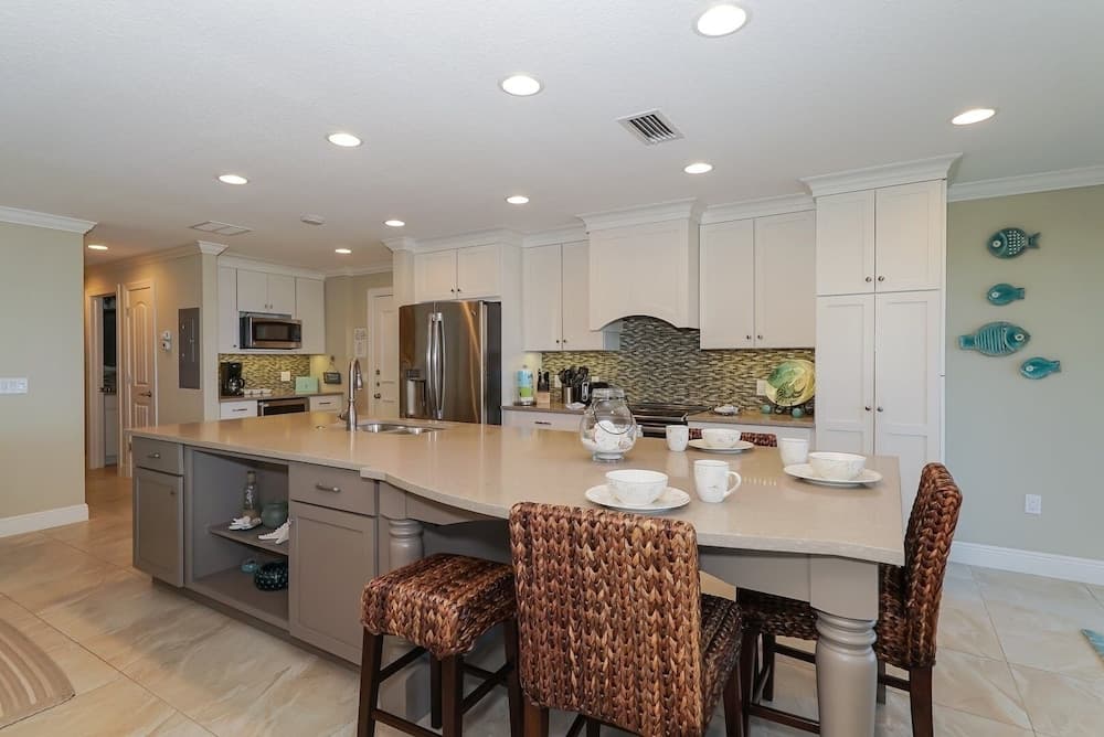 Waters Edge 110n 2 Bedroom Condo by RedAwning