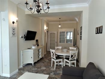 Baratero City Corner Apartment