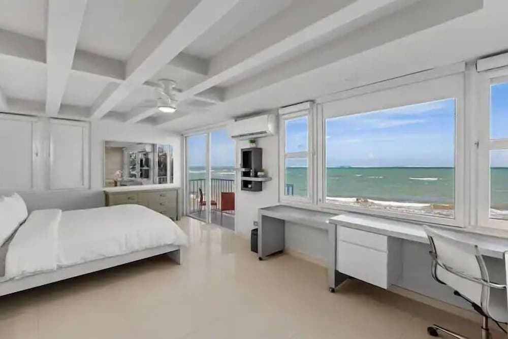 Beach Front  Amapola SeaSide Apt