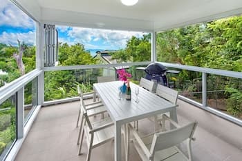 Oasis 1 Hamilton Island 2 Bedroom Apartment In Central Location With Golf Buggy
