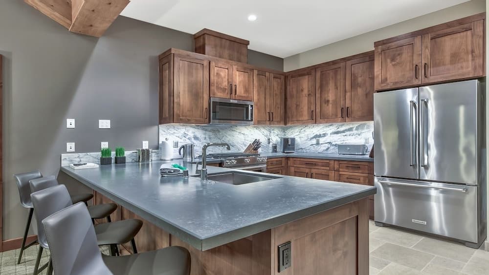 LuxuryÂ 3br  Steps From Heavenly Village & Gondola 3 Bedroom Condo by RedAwning