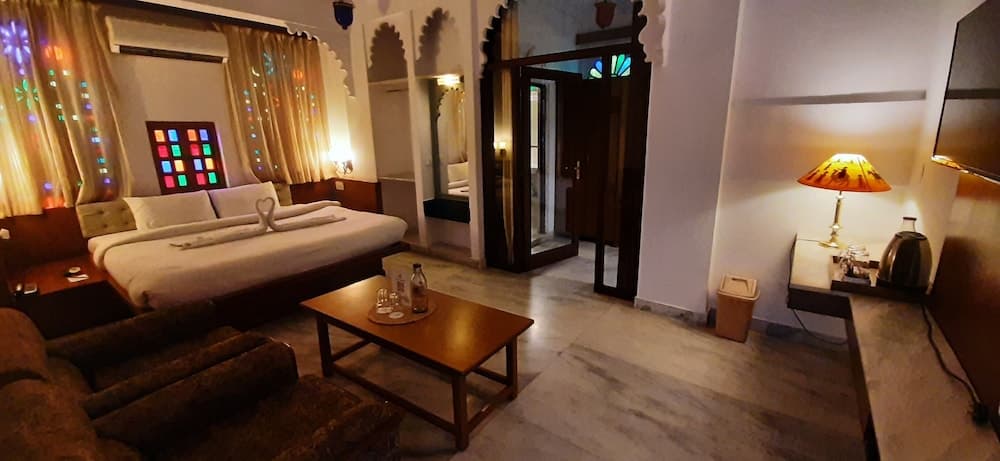 Hotel Raj Palace By Howard