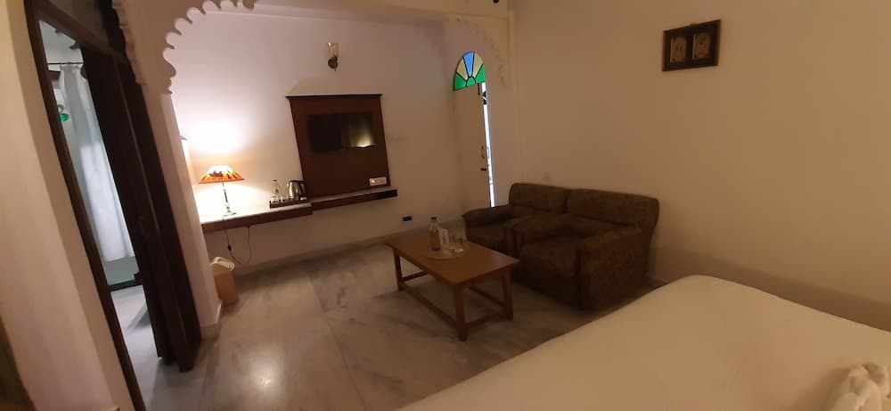 Hotel Raj Palace By Howard