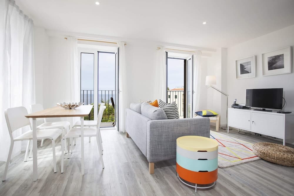 Zona Velha II by An Island Apart