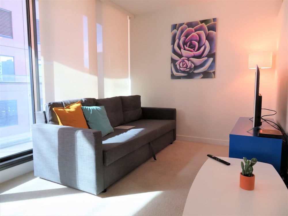 ReadySet Apartments on Emerald