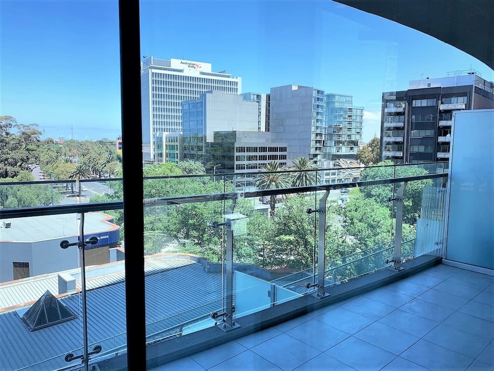 ReadySet Apartments on Emerald