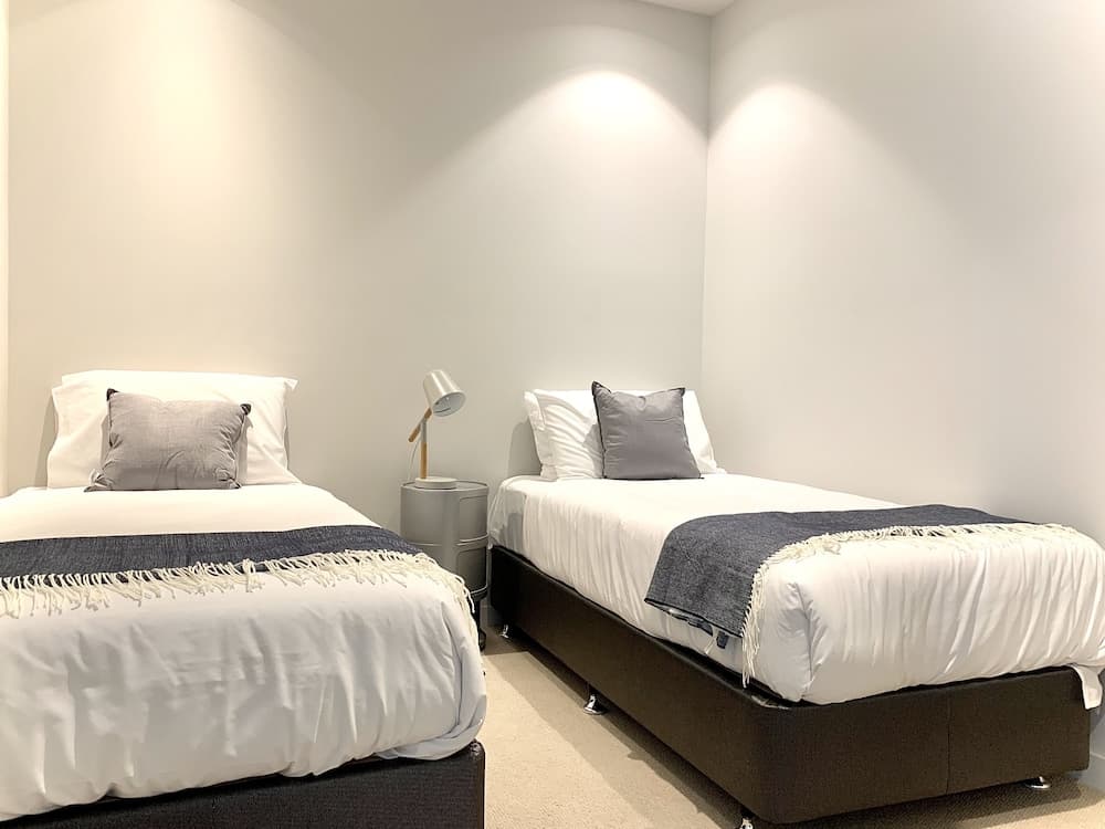 ReadySet Apartments at Lighthouse