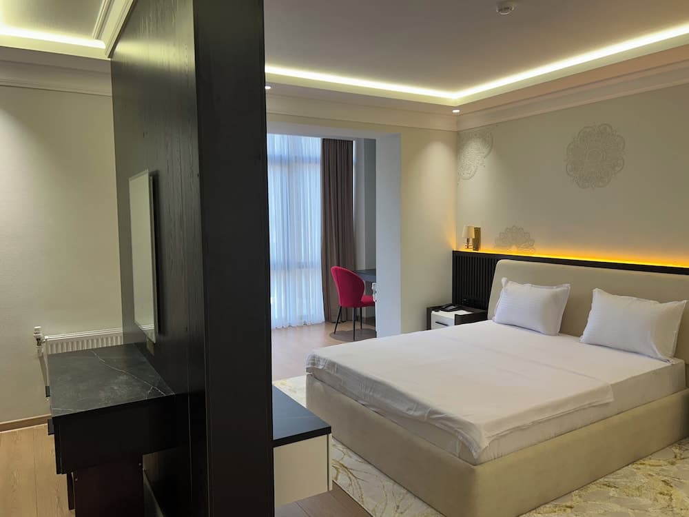 Karim Parkside Hotel