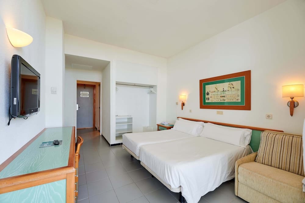 AluaSun Cala Antena – All Inclusive