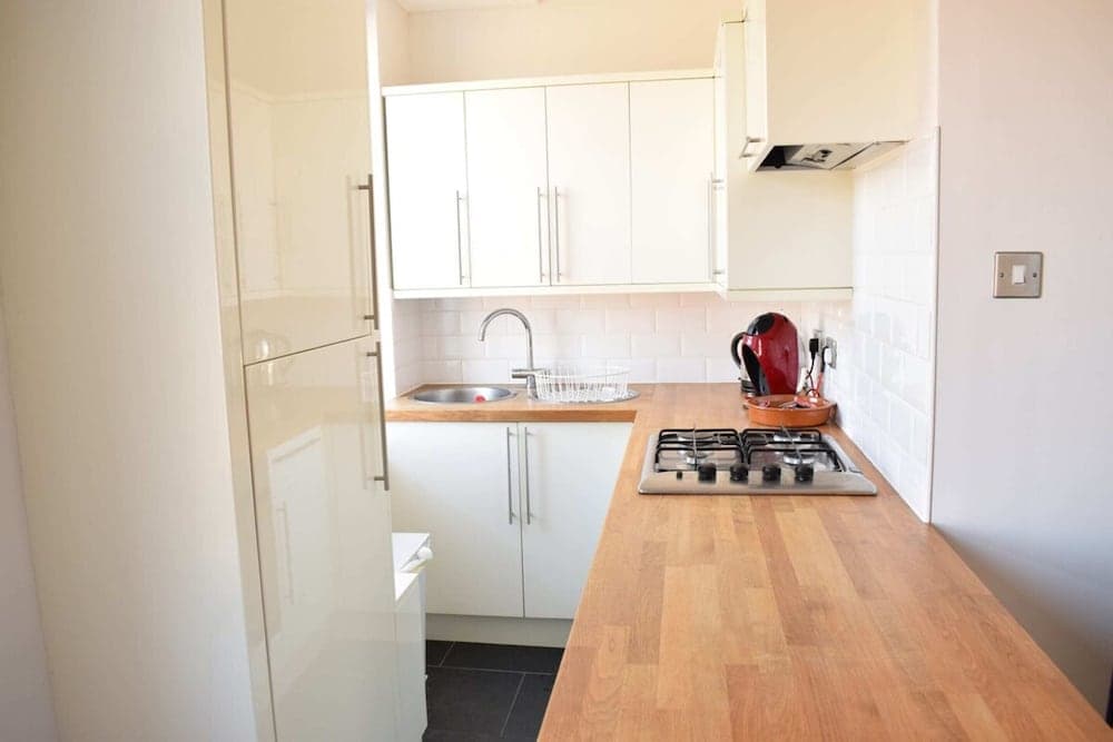 Bright 2 Bedroom Flat - Short Walk to Notting Hill