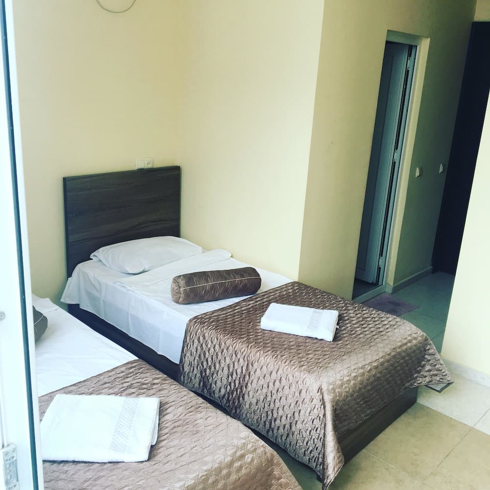 Hotel Guesthouse Lola