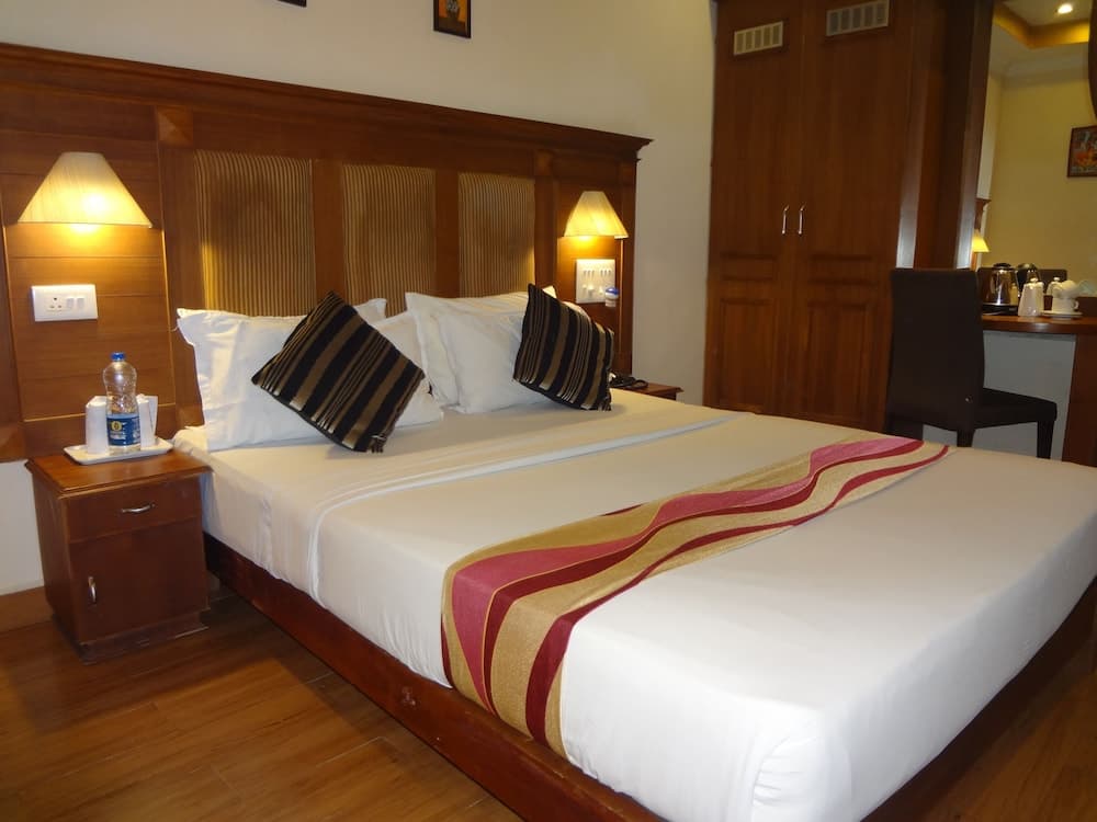 Hotel Seasons Thekkady