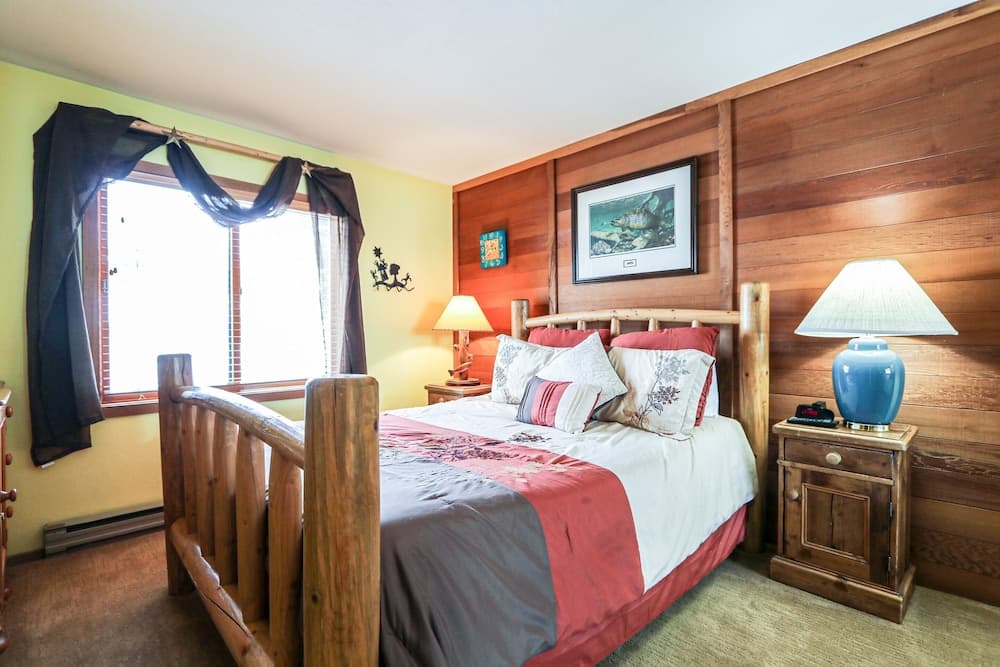 Snowcreek II 288 Gorgeous Mountain Views, Rustic, Spacious and Cozy by Redawning