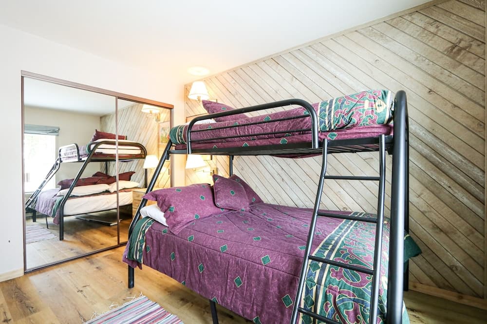 Snowcreek #21 4 Bedroom Townhouse