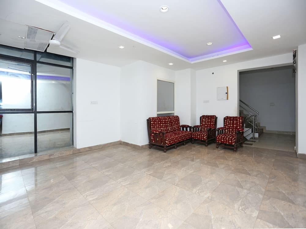 OYO 11008 The Ashoka Hotel