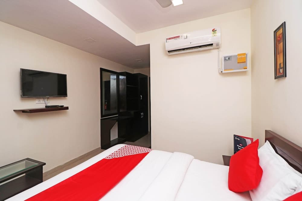 OYO 11878 Hotel De DS Plaza