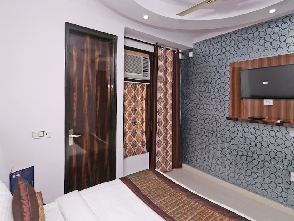 OYO 12348 Hotel Aerosky Residency