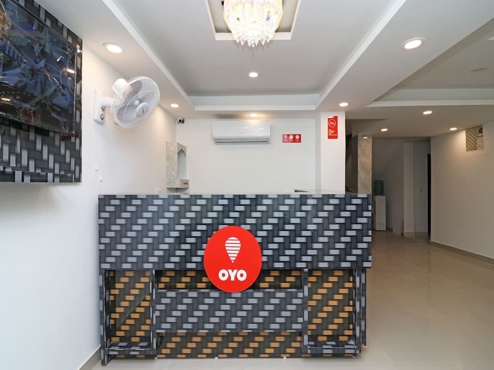 OYO 13658 Hotel Tanish Palace
