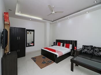 OYO 12340 The Royal Park Plaza