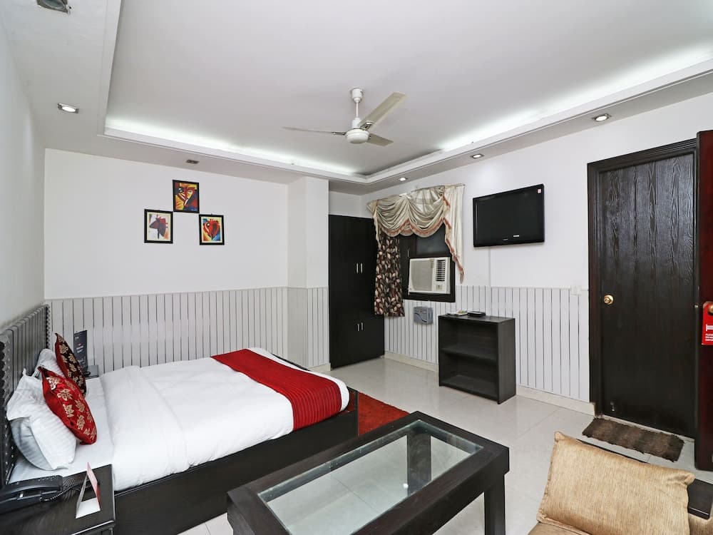 OYO 12340 The Royal Park Plaza