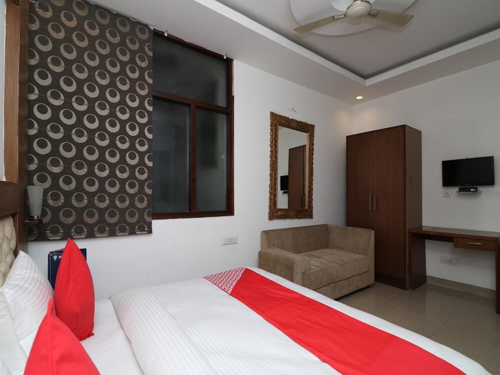 OYO 12780 New Hotel Rajwada