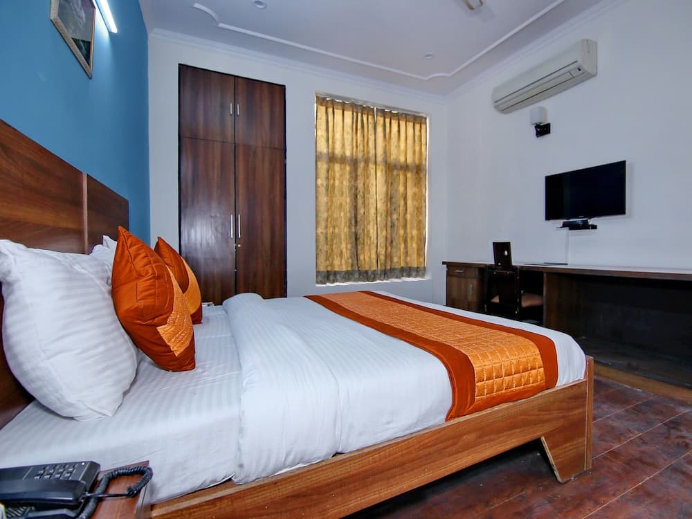 OYO 13051 Hotel Gurgaon Palace