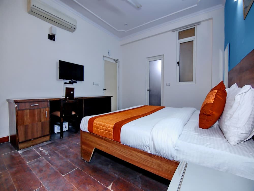 OYO 13051 Hotel Gurgaon Palace