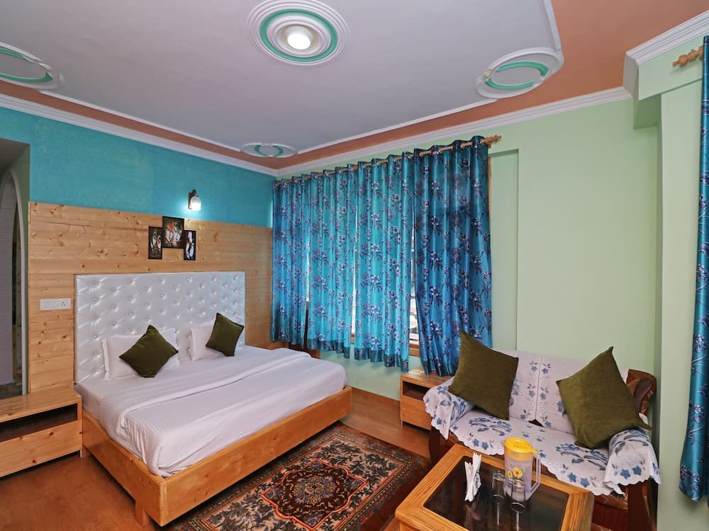 OYO 13743 Home Modern 2BHK Near Mall Road