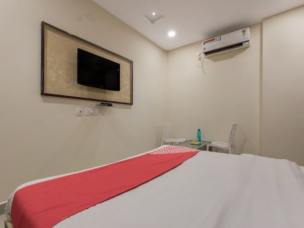 OYO 13114 SVS LUXURY ROOMS