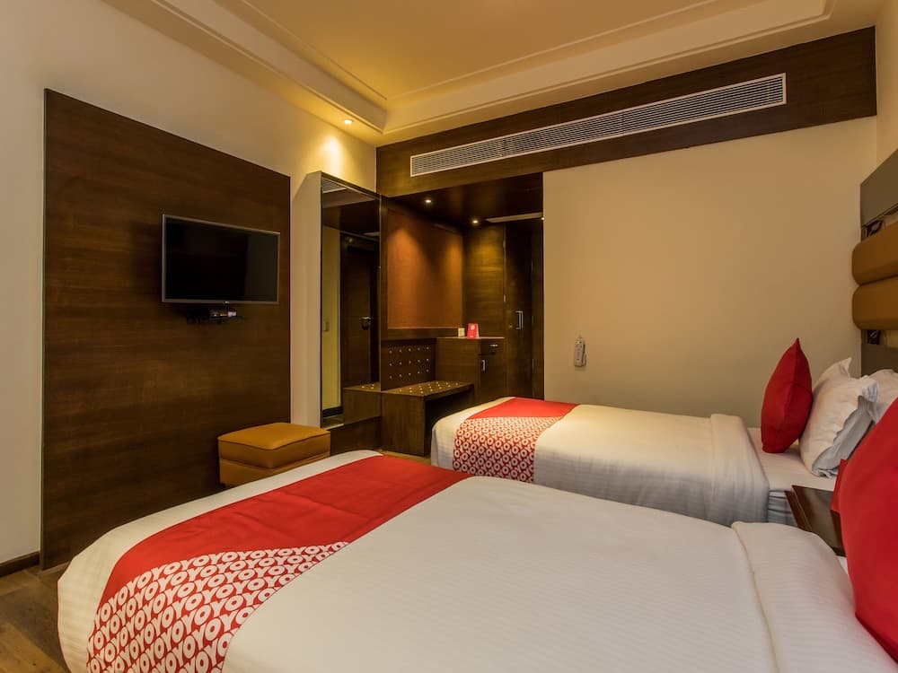 OYO 13104 Hotel 25 Hours