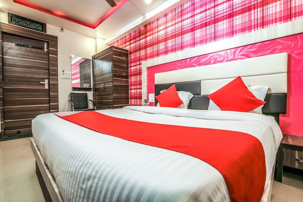 OYO 11840 Hotel Venus